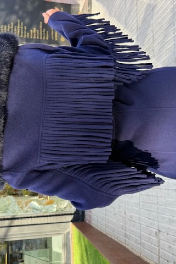 Abrigo Azul Marino de Paño con Flecos y Cuello corro loco luxo