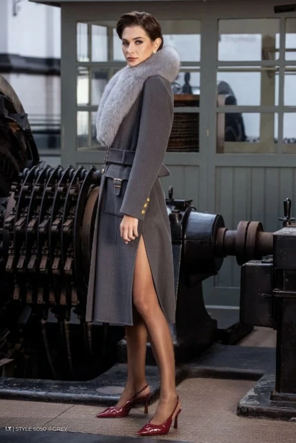 Abrigo Gris Oscuro con Cuello de Zorro Natural y Cinturón – Loco Luxo