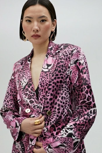 Americana cruzada animal print rosa lola casademunt