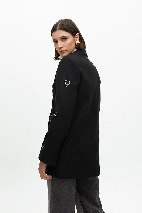 Americana cruzada con bordados y pedrería – Lola Casademunt