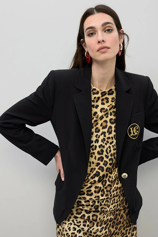 Americana Entallada con Bolsillos y Botón Dorado