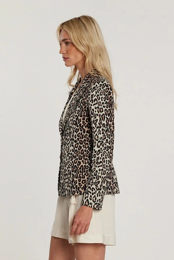 Americana PIERRE Animal Print con Dos Botones Americana PIERRE Animal Print con Dos Botones