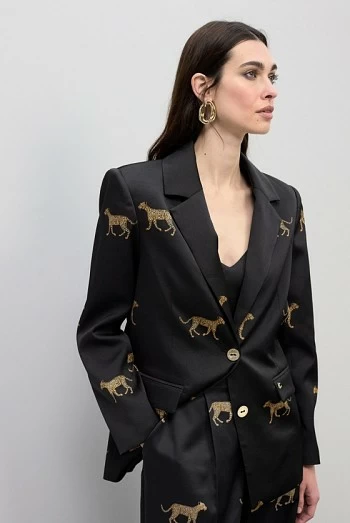 Americana Recta Satinada con Print de Leopardo Americana Recta Satinada con Print de Leopardo