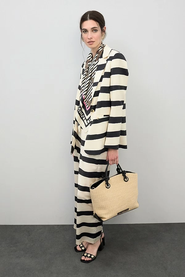 Americana Satinada de Rayas Crudo y Negro