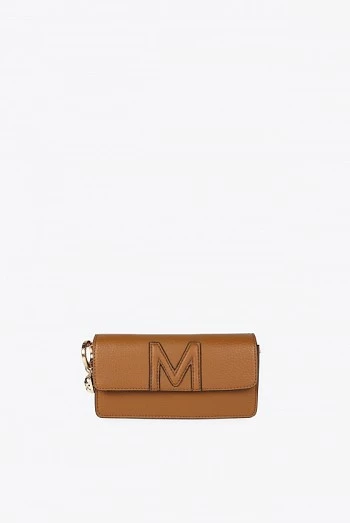 Bandolera Baguette en Efecto Piel con Detalle M en Relieve Bandolera Baguette en Efecto Piel con Detalle M en Relieve