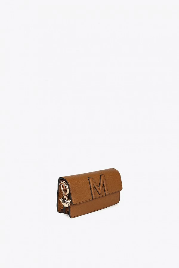 Bandolera Baguette en Efecto Piel con Detalle M en Relieve