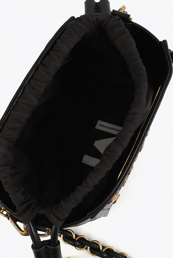 Bandolera con Textura y Tachas Doradas