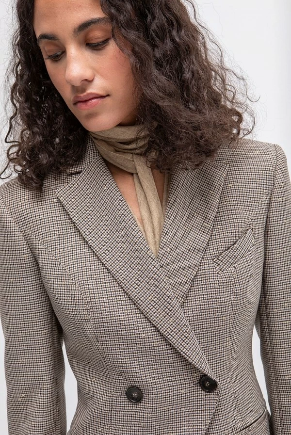 Blazer de cuadros inglesa con hilos dorados y doble botonadura masavi