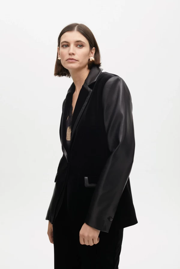 Blazer de Terciopelo y Ecopiel lola casademunt