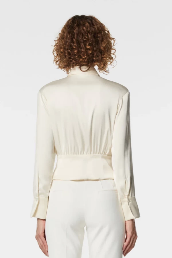 Blusa de raso con baschina y mangas largas Nenette