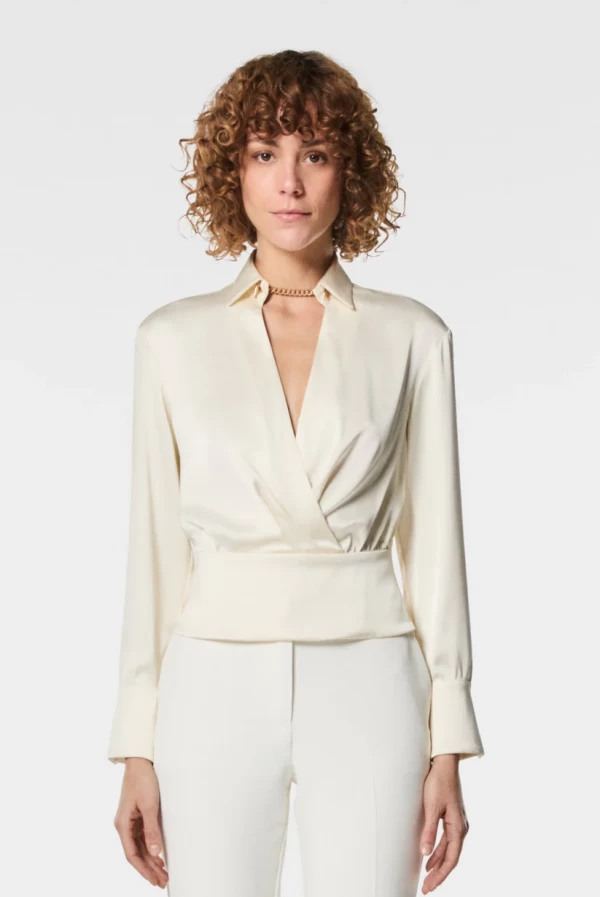 Blusa de raso con baschina y mangas largas Nenette