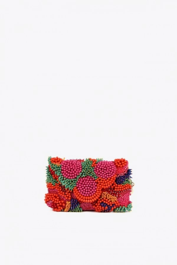 Bolsito tipo sobre con pedrería multicolor y cadena  lola casademunt