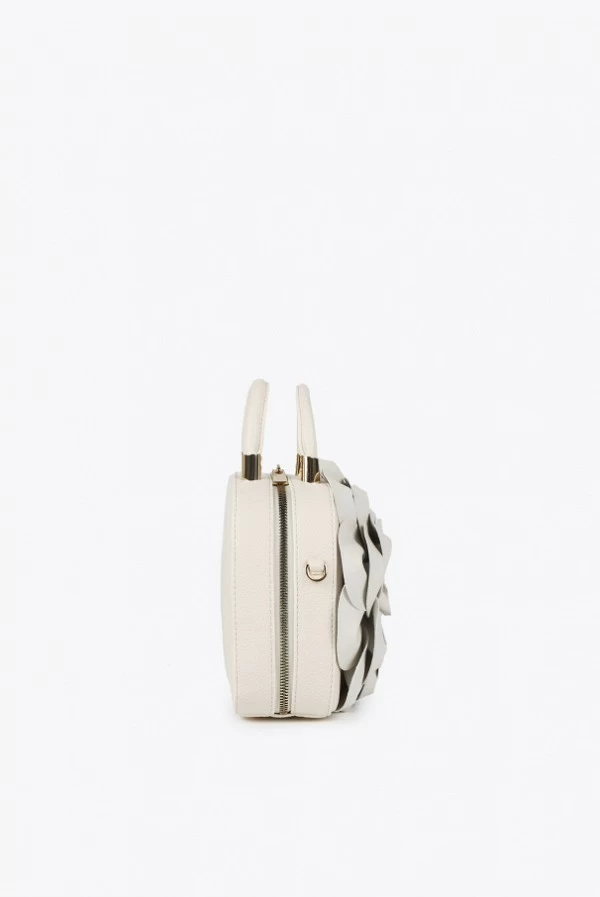 Bolso con flor en efecto piel blanco o negro lola casademunt