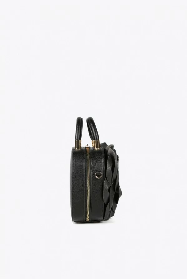 Bolso con flor en efecto piel blanco o negro lola casademunt