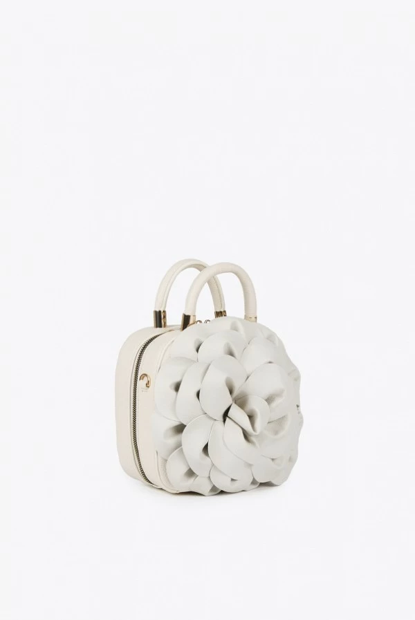 Bolso con flor en efecto piel blanco o negro lola casademunt