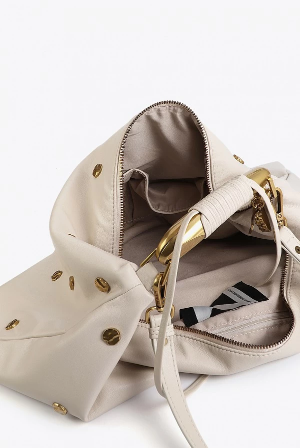 Bolso Hobo Crema con Tachas Doradas