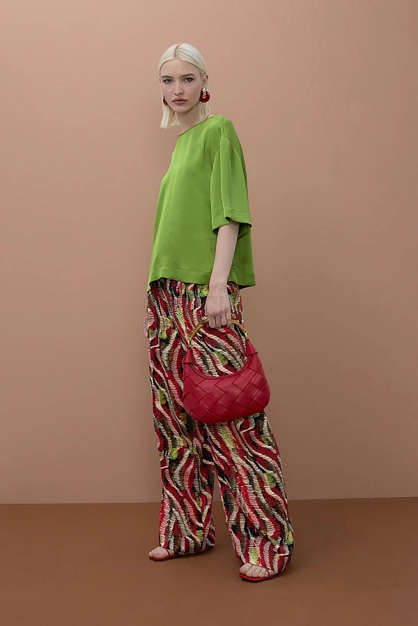 Bolso Media Luna Rojo Trenzado con Asa Leopardo