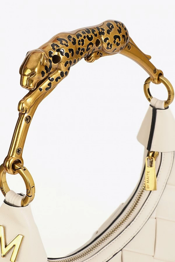 Bolso Media Luna Trenzado con Asa Leopardo Dorada