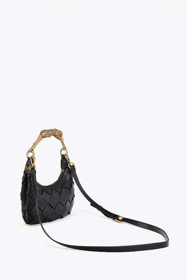 Bolso Media Luna Trenzado Negro con Asa Leopardo Dorada