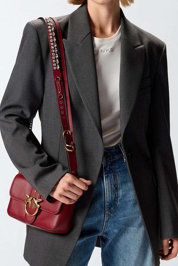 Bolso Mini Love Bag Slouchy de piel suave con charms – Pinko