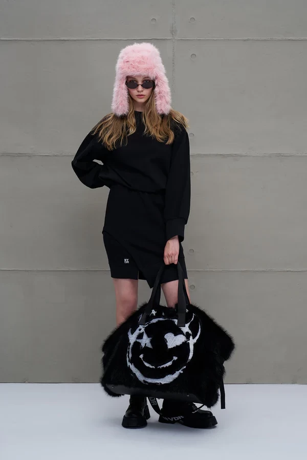 Bolso Negro Rambo3 de Piel Sintética – VDR Via de la Rose