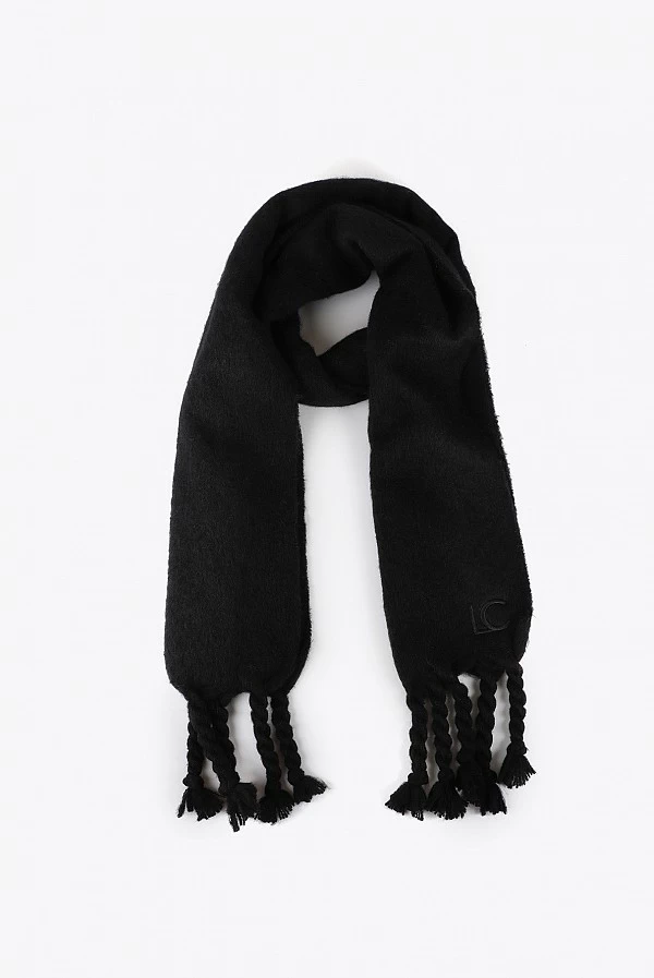 Bufanda lisa con flecos gruesos y logo bordado LOLA Casademunt