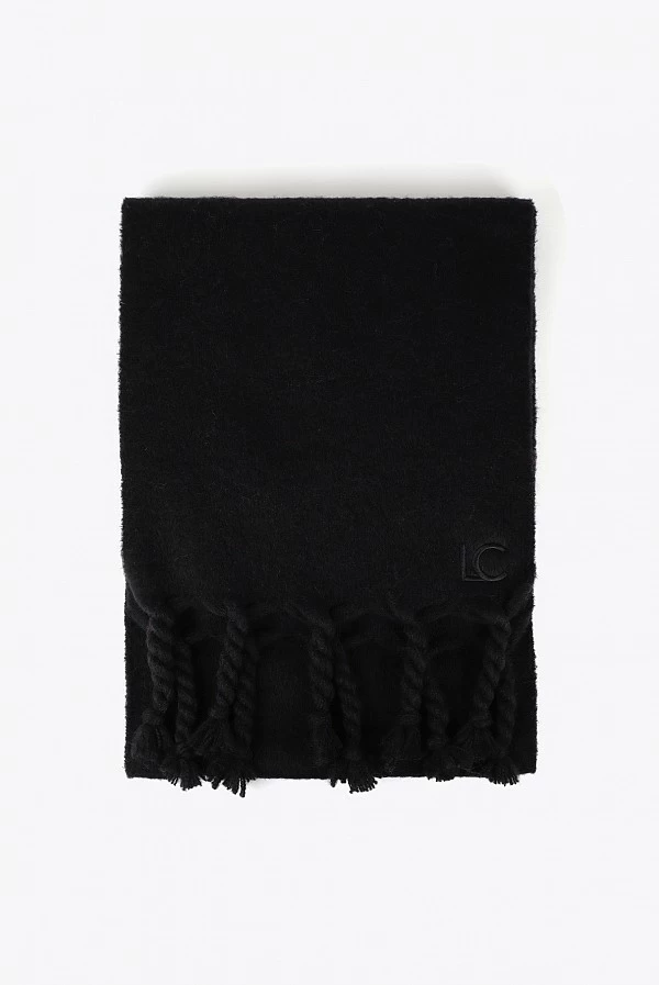 Bufanda lisa con flecos gruesos y logo bordado LOLA Casademunt