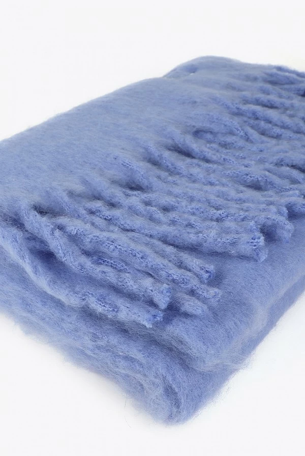 Bufanda lisa con flecos gruesos y logo bordado LOLA Casademunt