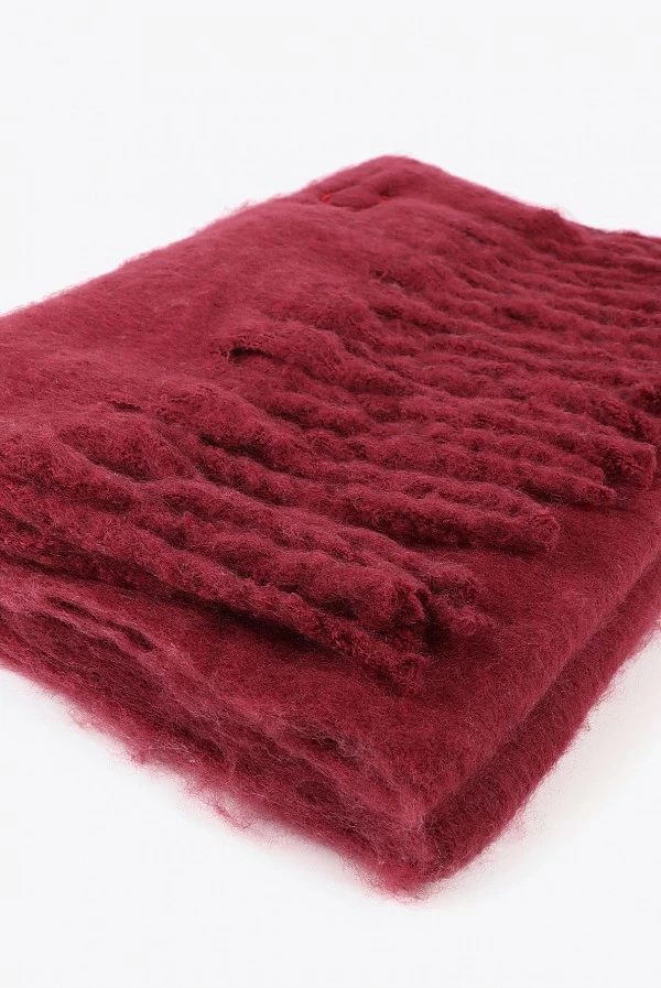 Bufanda lisa con flecos gruesos y logo bordado LOLA Casademunt