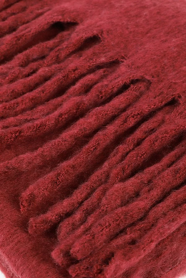 Bufanda lisa con flecos gruesos y logo bordado LOLA Casademunt