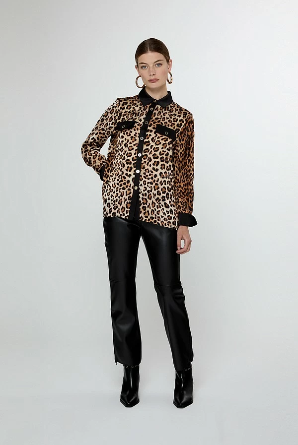 Camisa Animal Print con Tapeta Negra lola casademunt