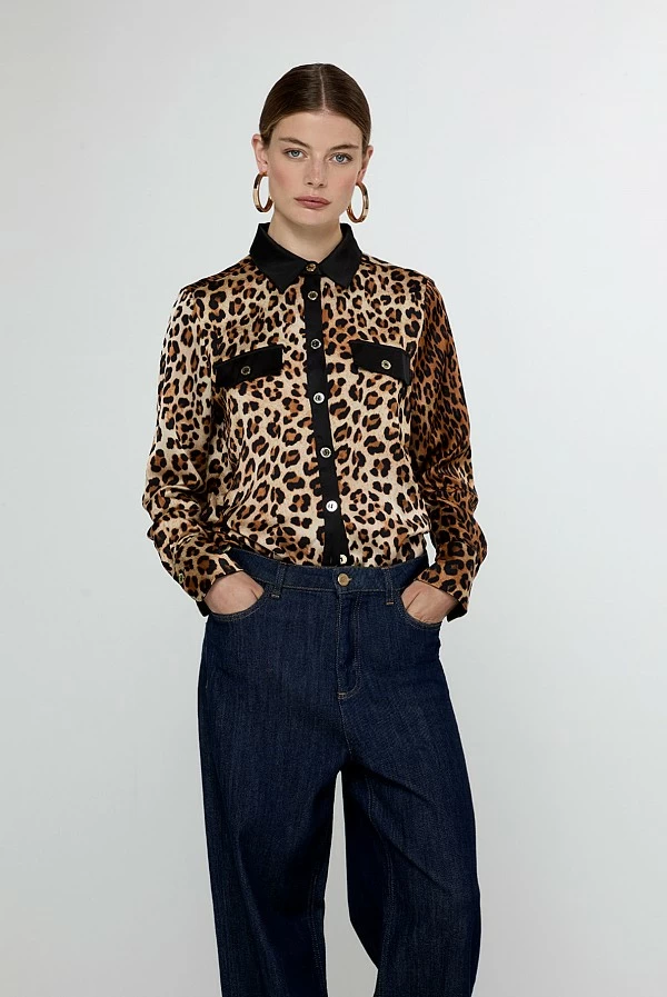 Camisa Animal Print con Tapeta Negra lola casademunt