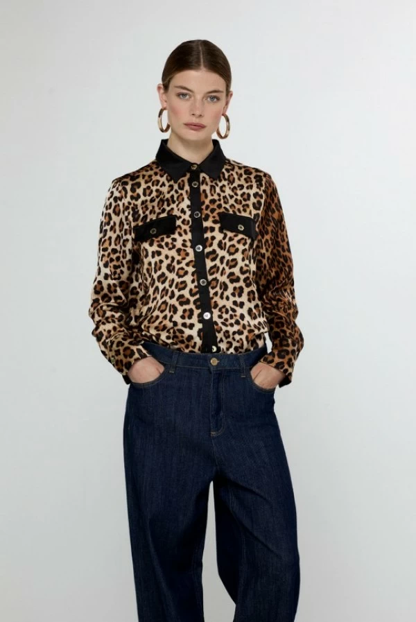 Camisa Animal Print con Tapeta Negra lola casademunt