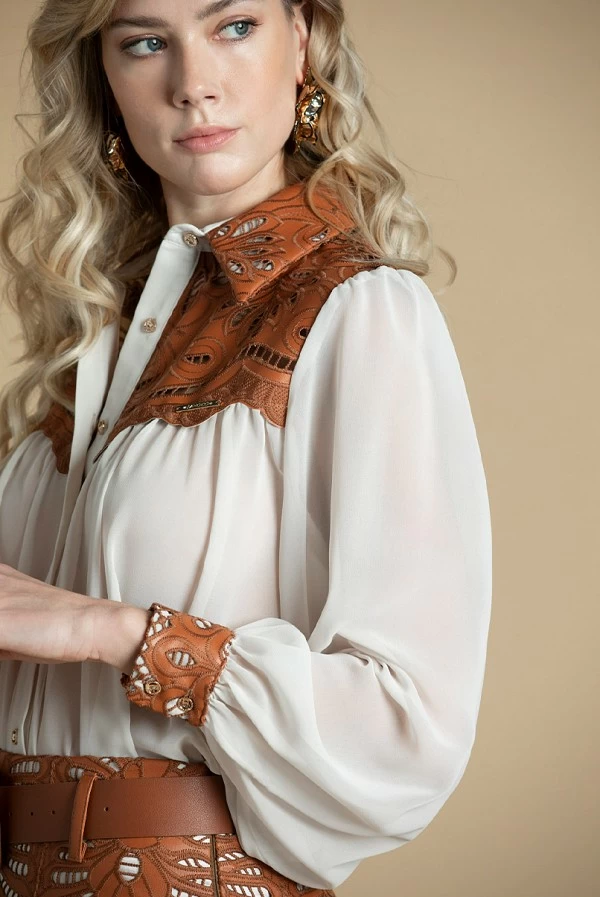 Camisa con bordados y detalles en ecopiel Sahoco