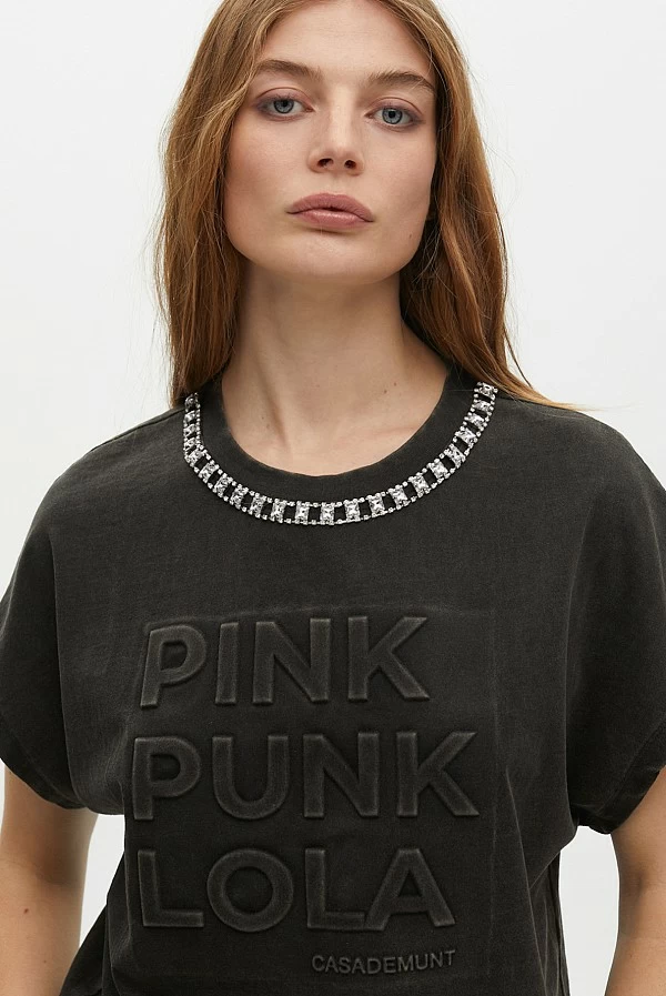 Camiseta manga corta detalle joyas