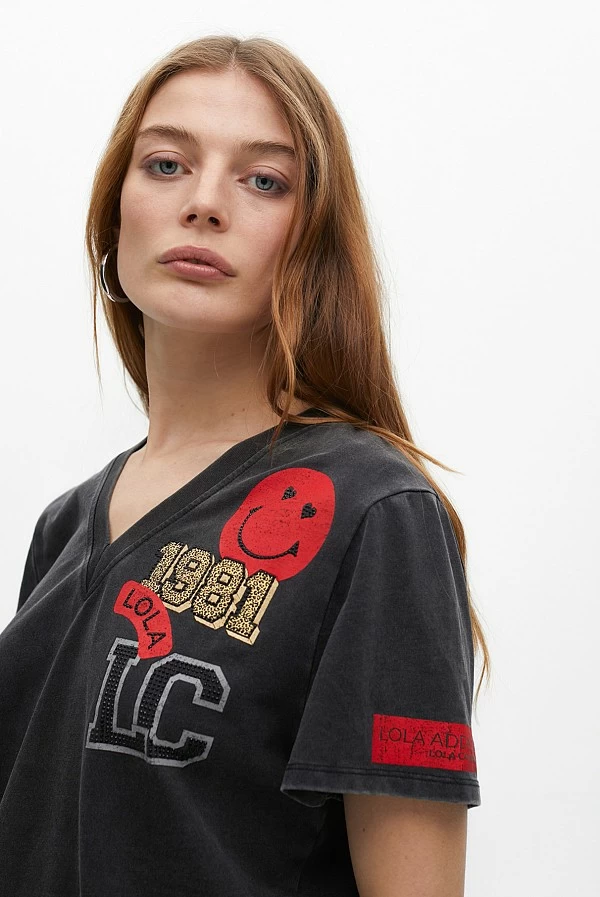 Camiseta manga corta detalle parches