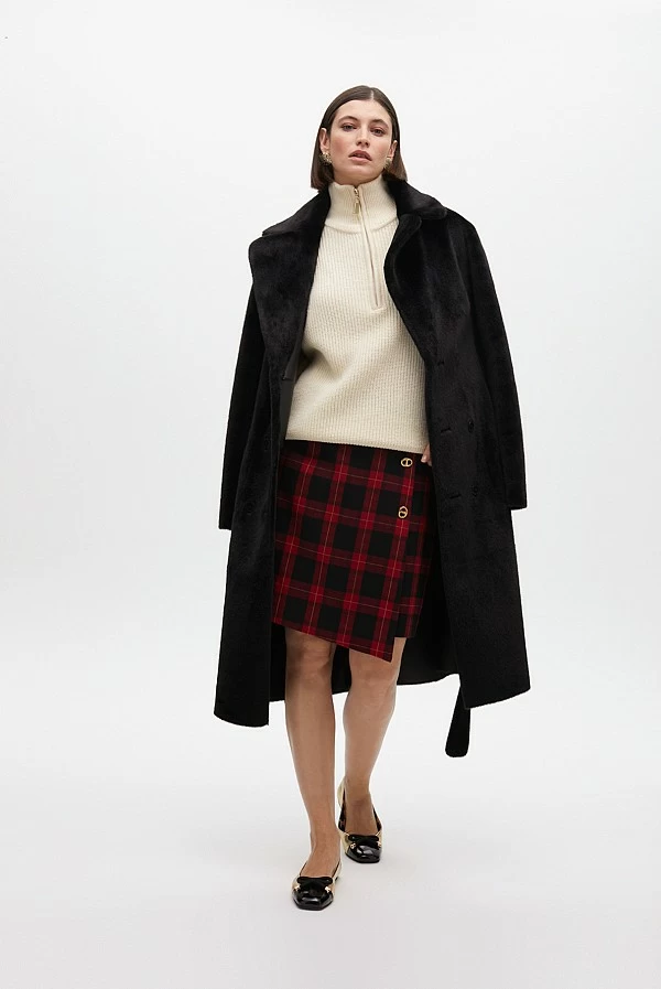 Chaleco de punto grueso con cremallera y escudo bordado – Lola Casademunt