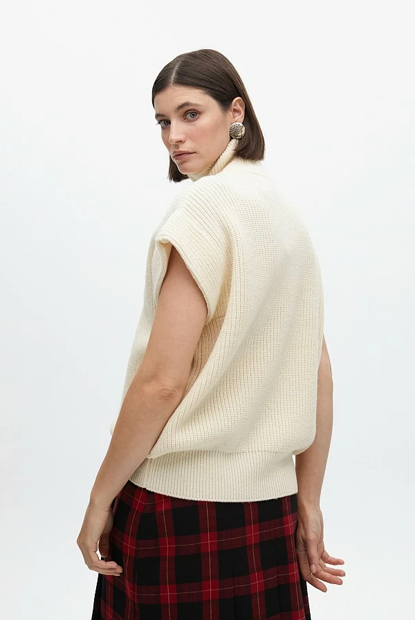 Chaleco de punto grueso con cremallera y escudo bordado – Lola Casademunt