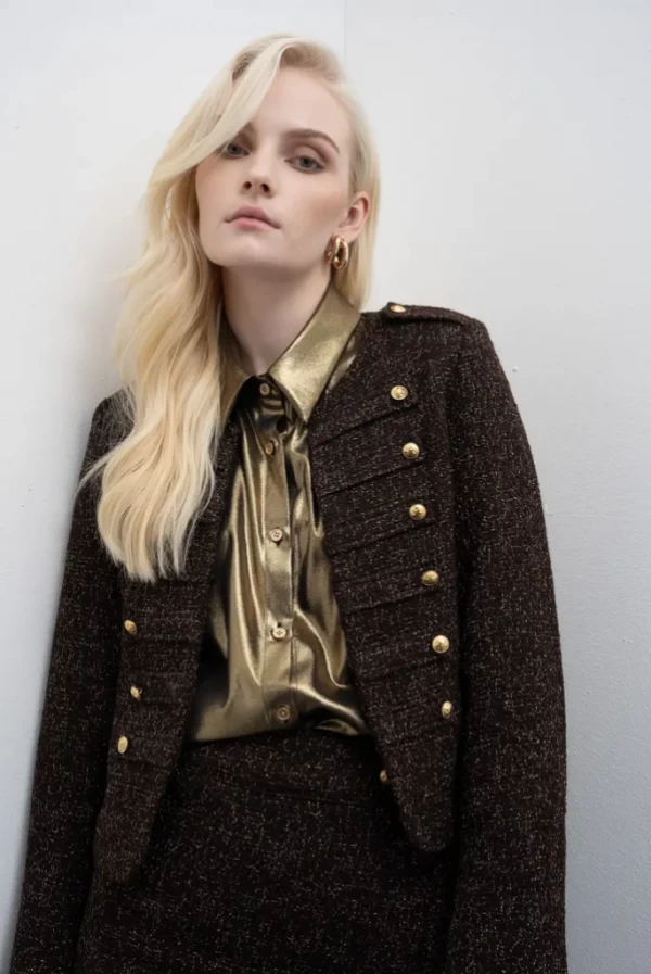 chaqueta chanel militar marron