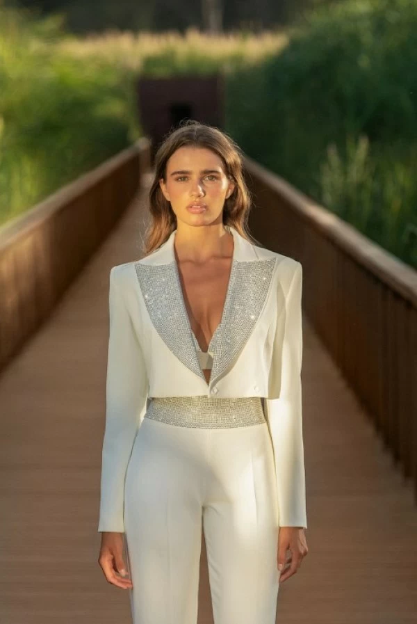 chaqueta corta blanca alma sanchez