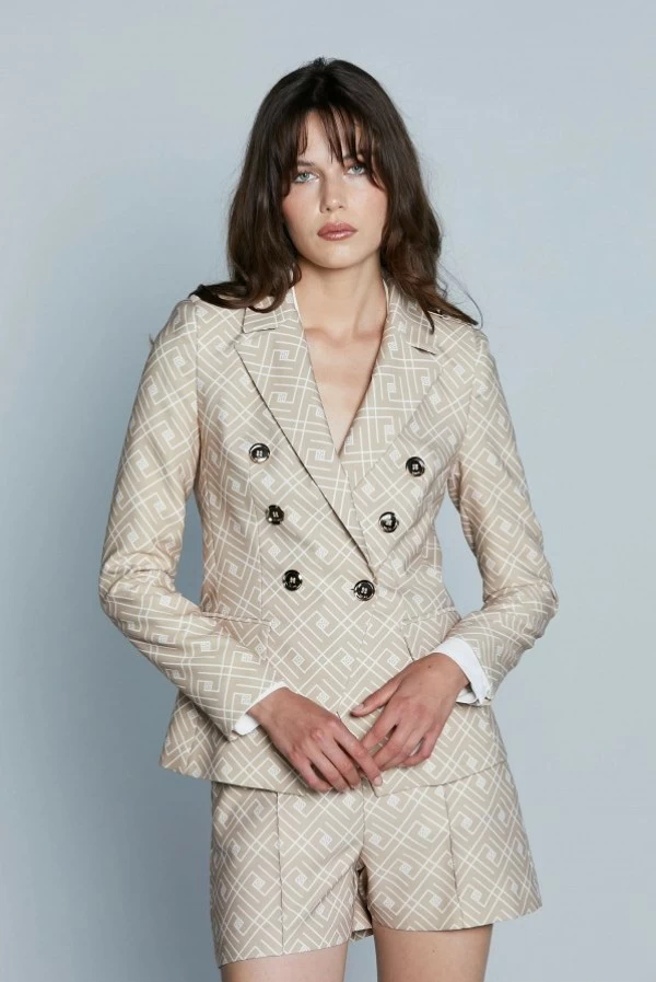 Chaqueta emiliana relish logo