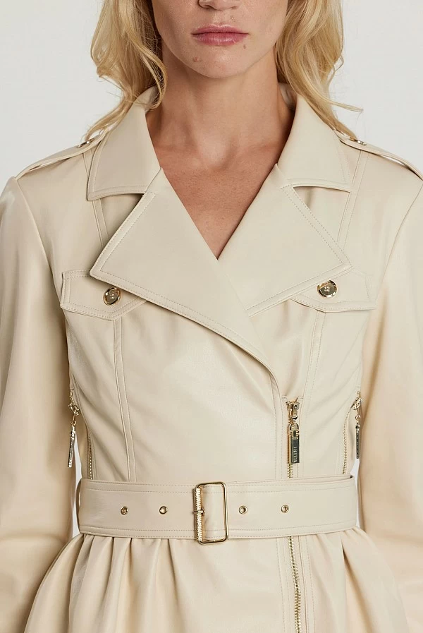 Chaqueta TAYLOR Estilo Biker en Ecopiel con Cinturón Chaqueta TAYLOR Estilo Biker en Ecopiel con Cinturón