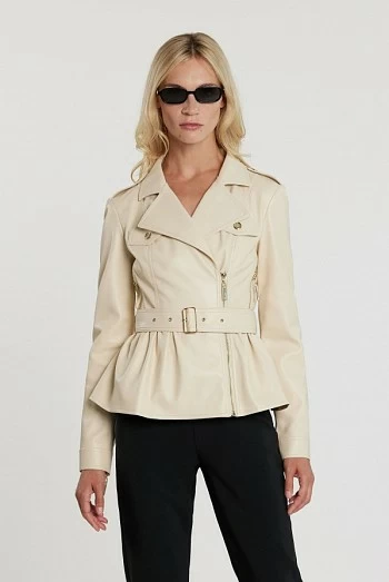 Chaqueta TAYLOR Estilo Biker en Ecopiel con Cinturón Chaqueta TAYLOR Estilo Biker en Ecopiel con Cinturón