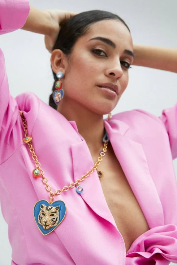 Collar Largo con Corazón y Tigre Strass Lola Casademunt