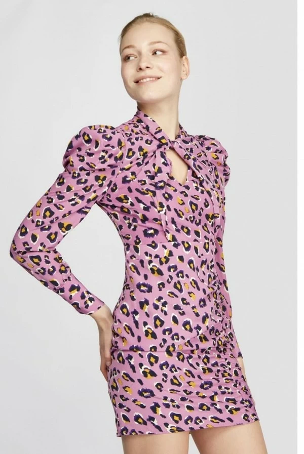Compra online vestido rosa animal print Minueto, firma edpañola con diseños únicos y divertidos 