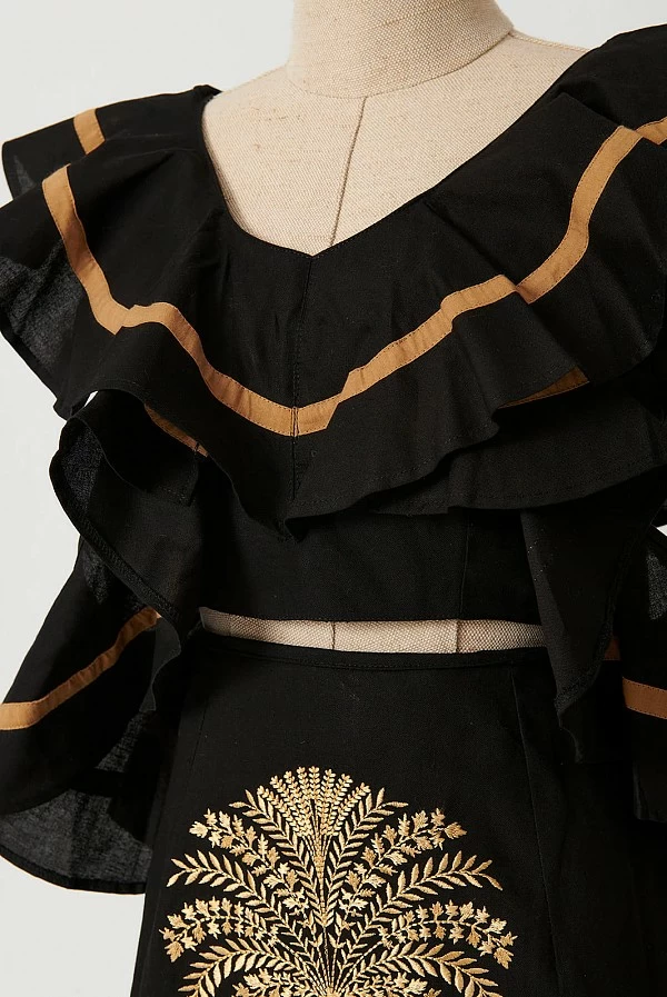 Conjunto Maldivas Coosy negro bordado