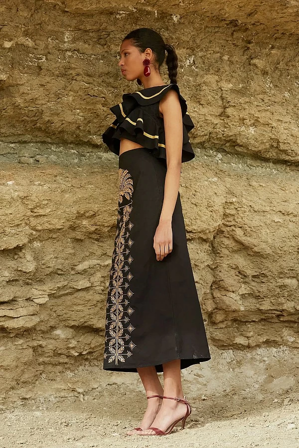 Conjunto Maldivas Coosy negro bordado