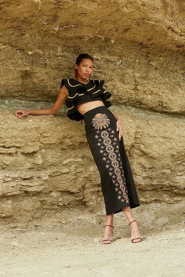 Conjunto Maldivas Coosy negro bordado