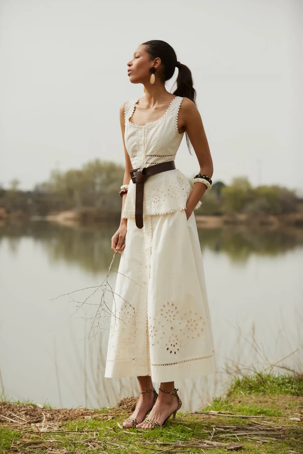 Conjunto SEREA blanco troquelado