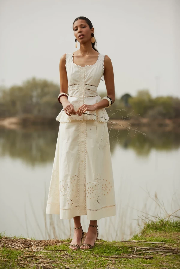 Conjunto SEREA blanco troquelado